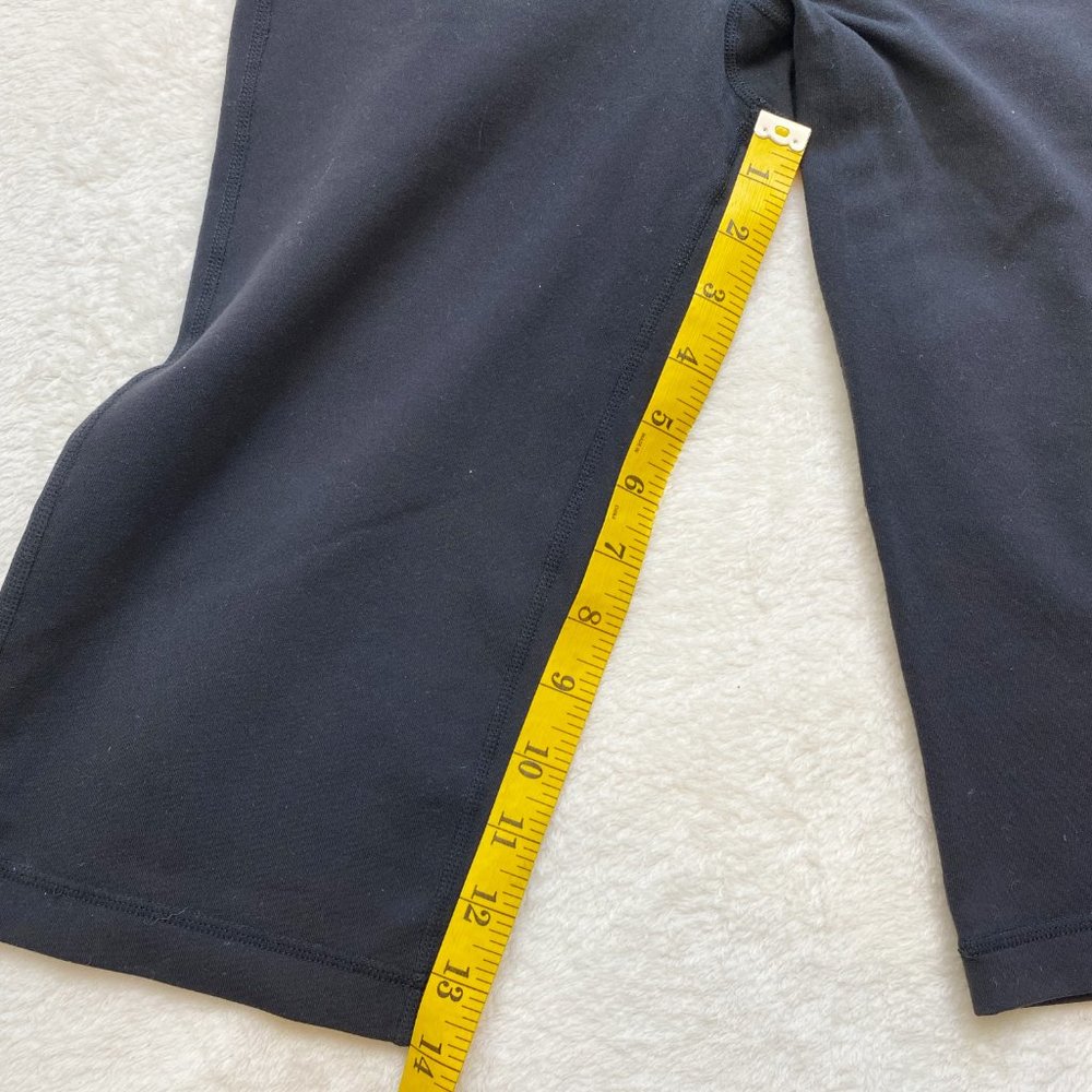LULULEMON BLACK CAPRIS - Picture 7 of 7